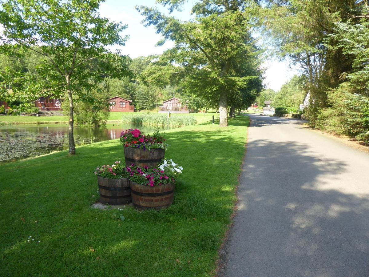 Trossachs Holiday Park Драймен Екстериор снимка